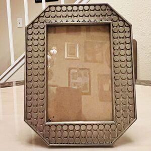 Vintage 1998 HB Group Octagonal Metal Picture Frame 4”x6”